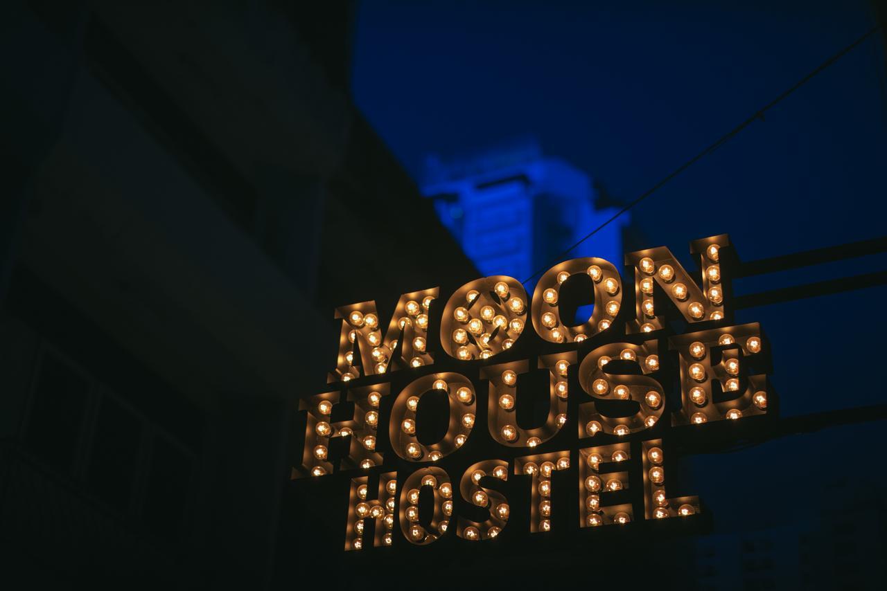Moon House Hostel Bangkok Exterior photo