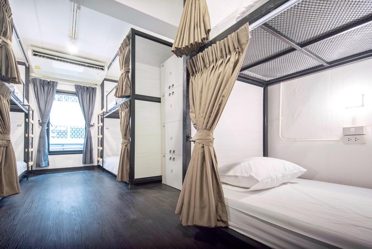Moon House Hostel Bangkok Exterior photo